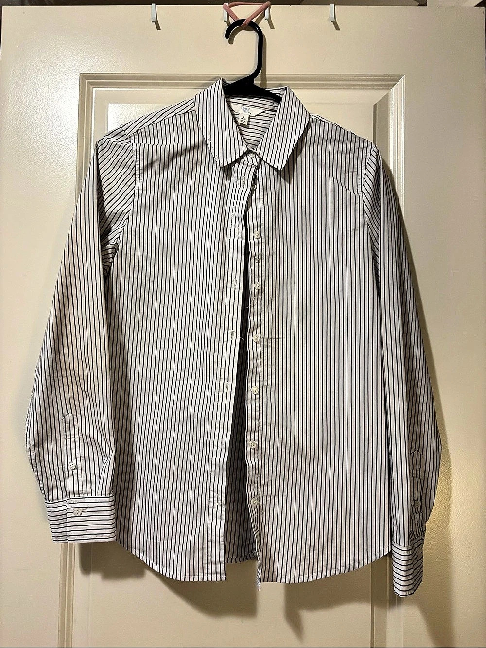 Time and Tru Striped Button Down Shirt in White & Grey Size Small
